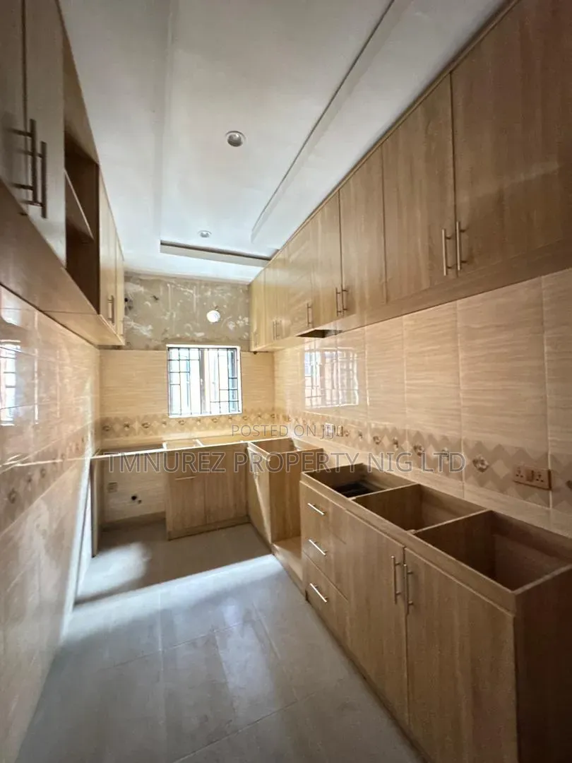 2bdrm Apartment in LSDPC Maryland Estate for sale