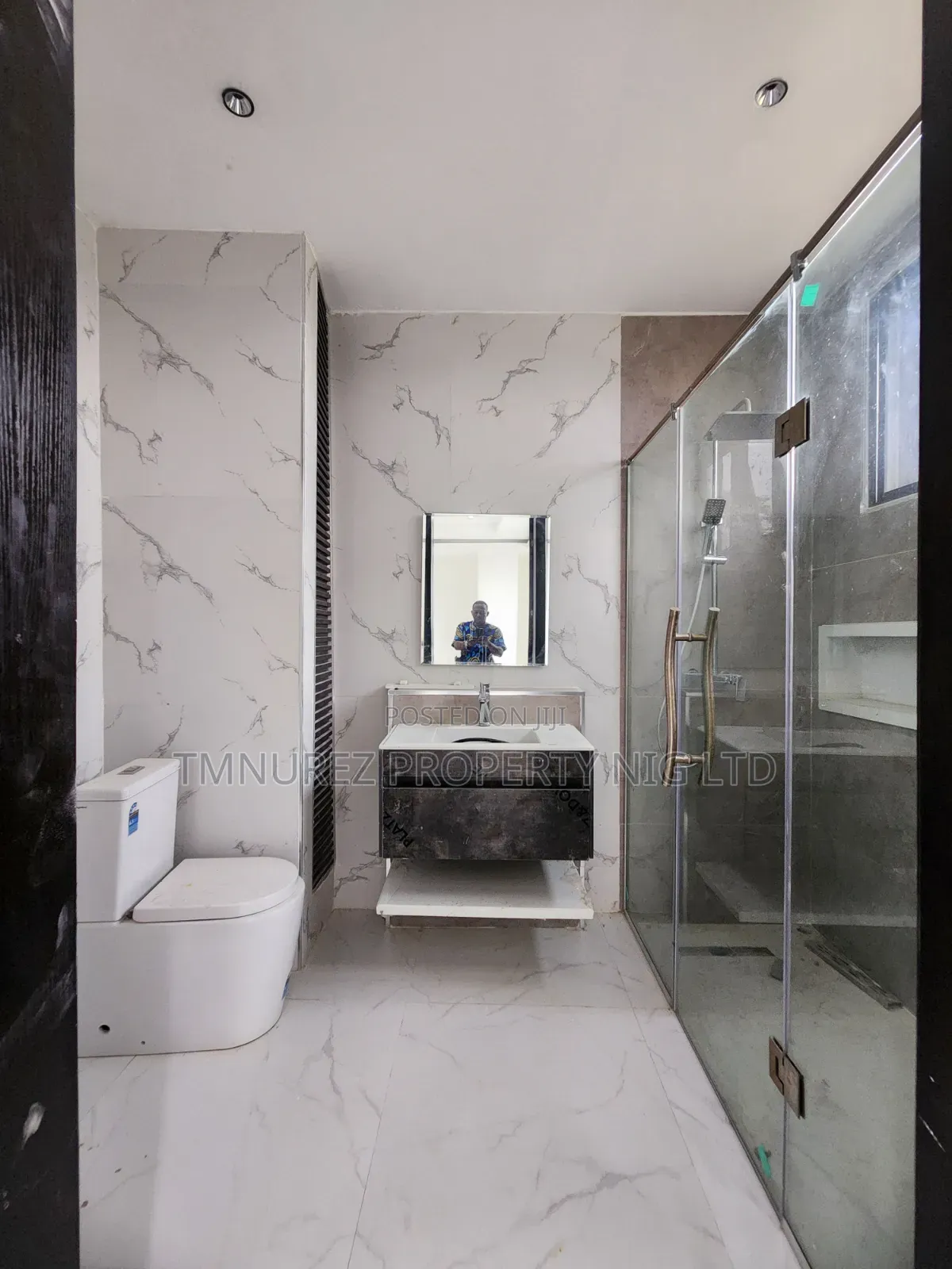 2bdrm Apartment in LSDPC Maryland Estate for sale