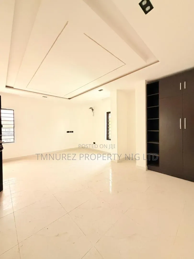 4bdrm Duplex in GRA Phase 1 for sale