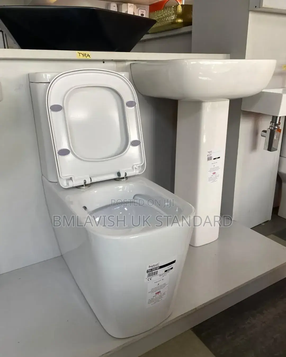 England Twyford Tyra Water Closet Set