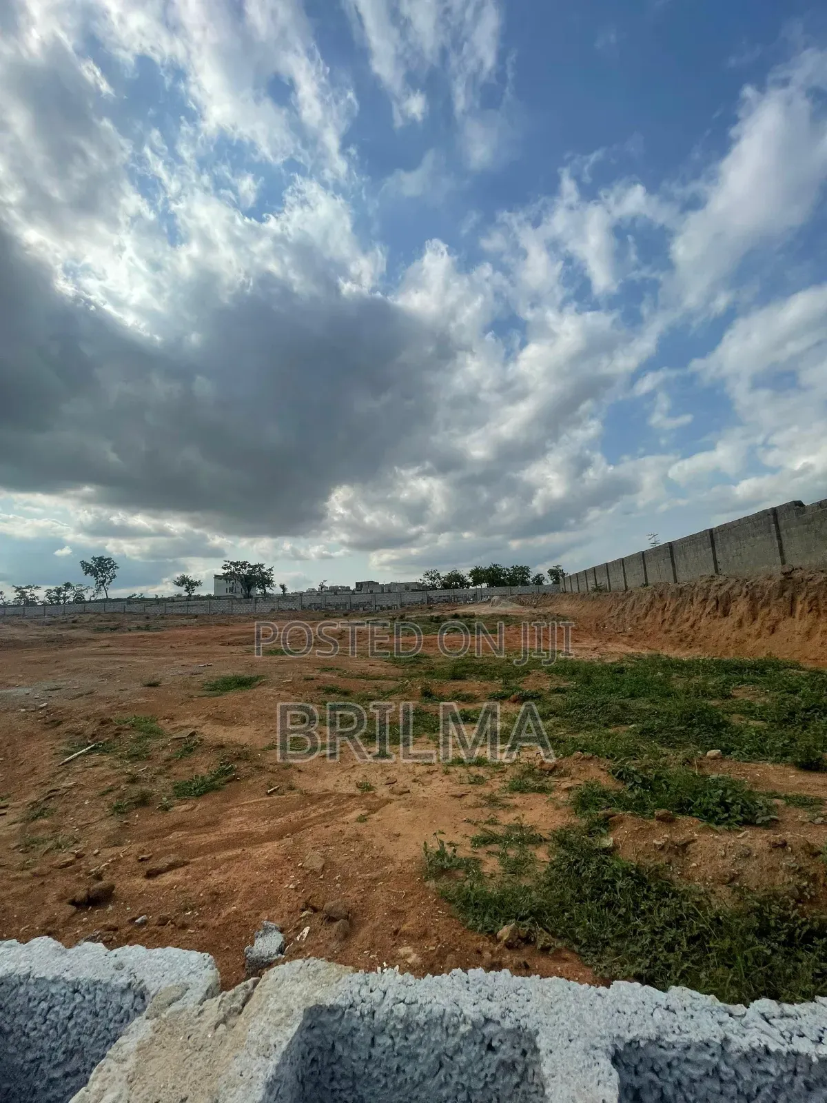 6000sqm Land in Lifecamp for Sale