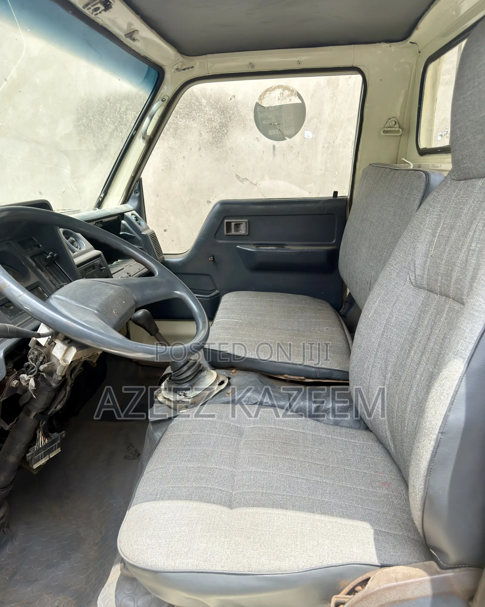 Toyota Dyna 100 Old Model 1998
