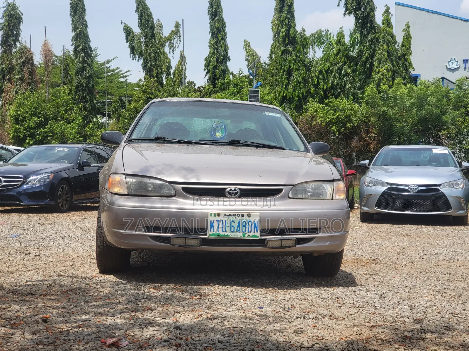 Toyota Corolla 2000 Gold