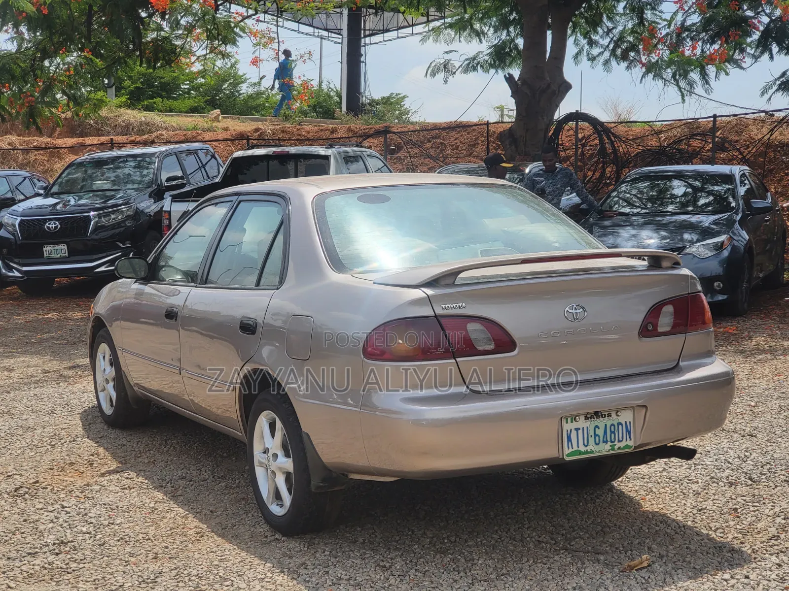 Toyota Corolla 2000 Gold