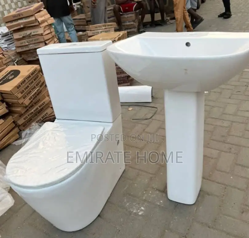 High Quality Toilet Seat With Complete Wash Hand Basin