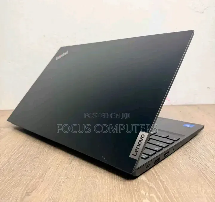 Laptop Lenovo ThinkPad E15 8GB Intel Core i5 SSD 256GB