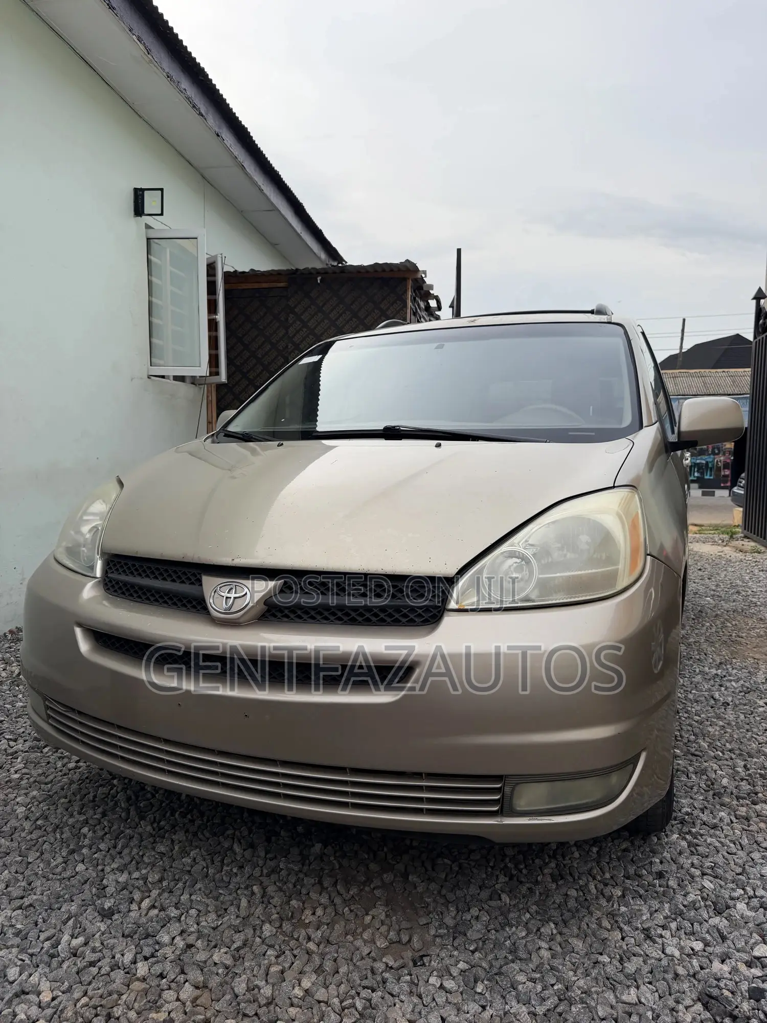 Toyota Sienna LE AWD 2005 Gold