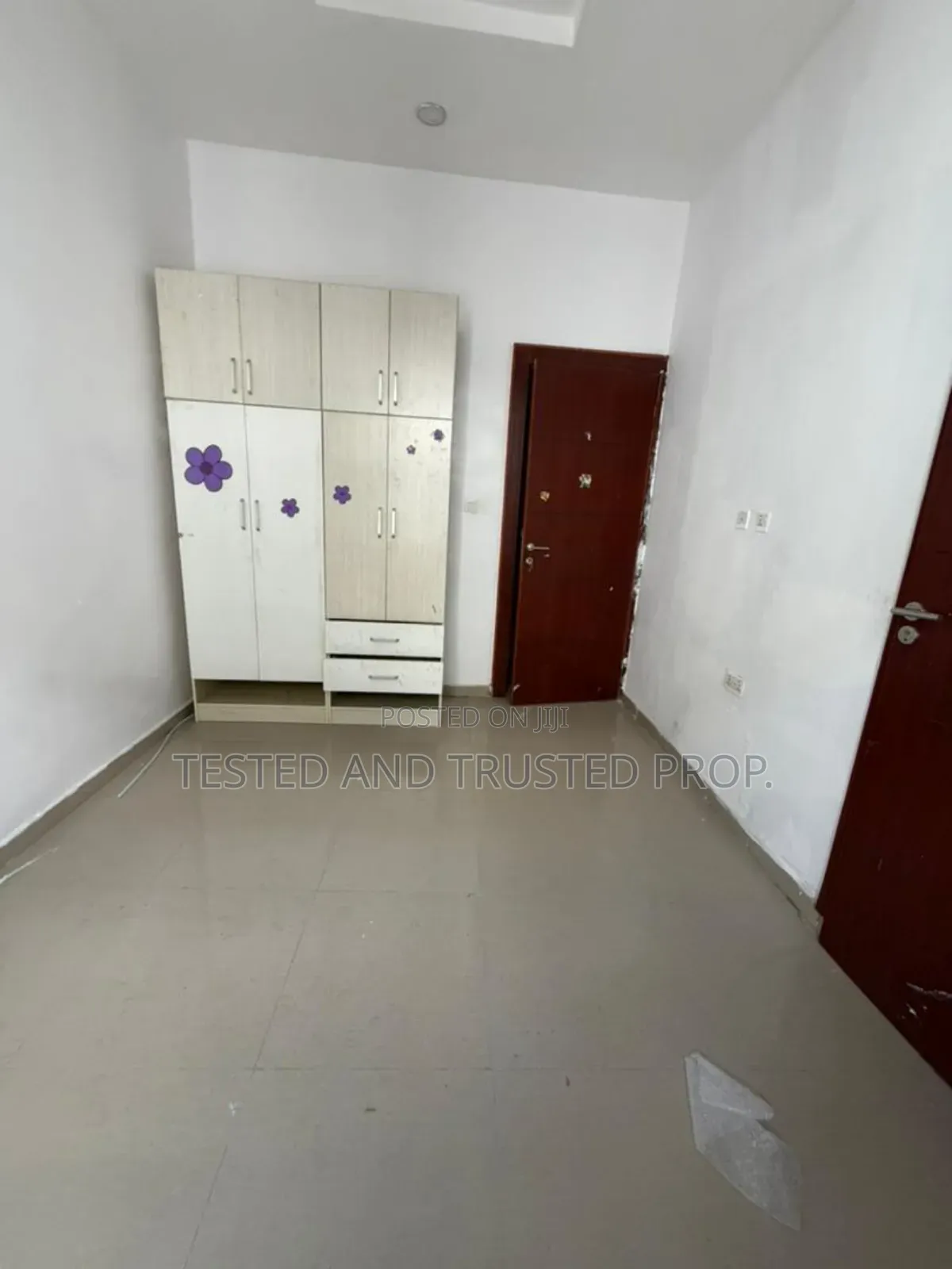 Studio Apartment in Royal Pine 3, Chevron for rent