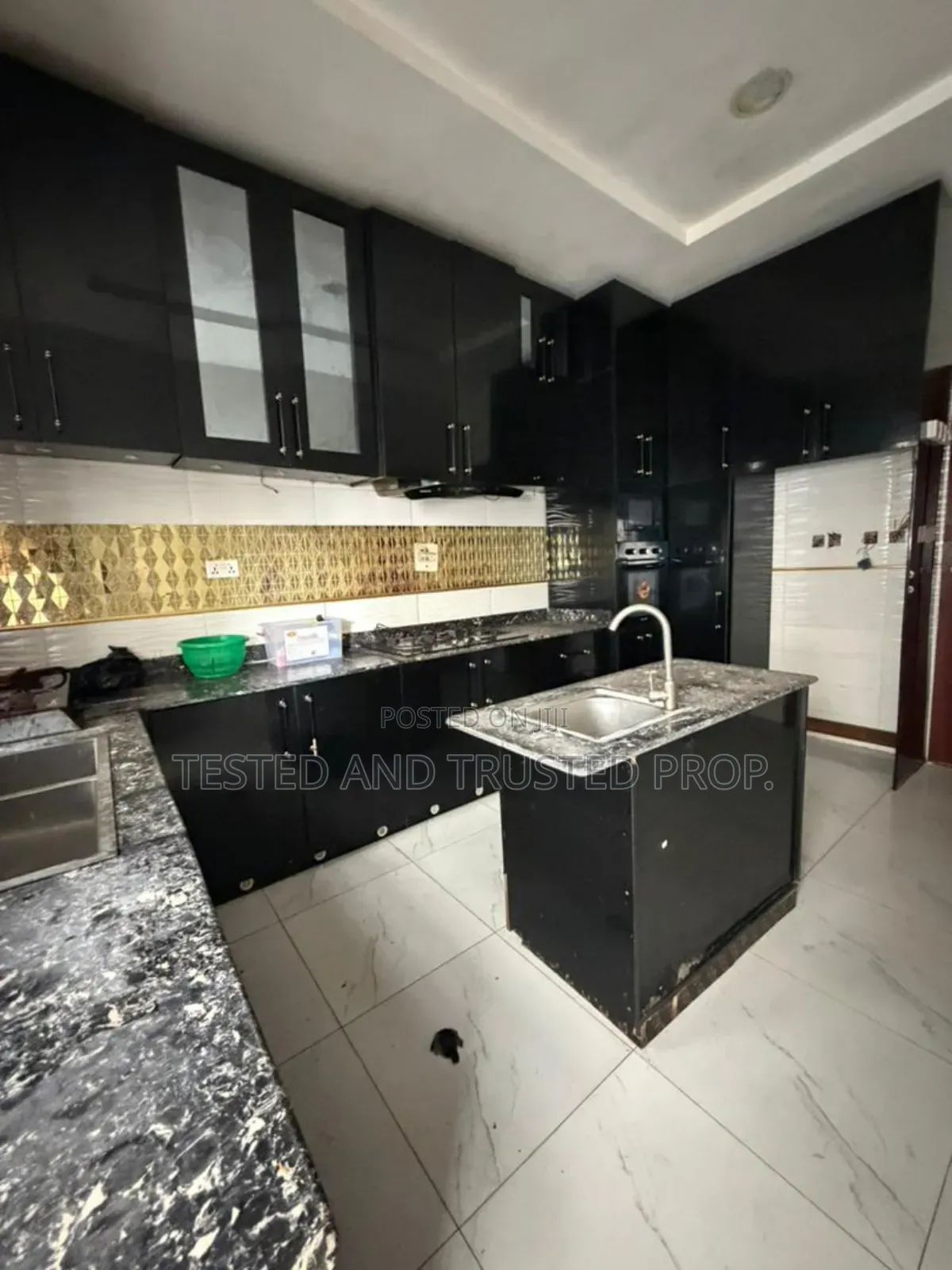 Studio Apartment in Royal Pine 3, Chevron for rent