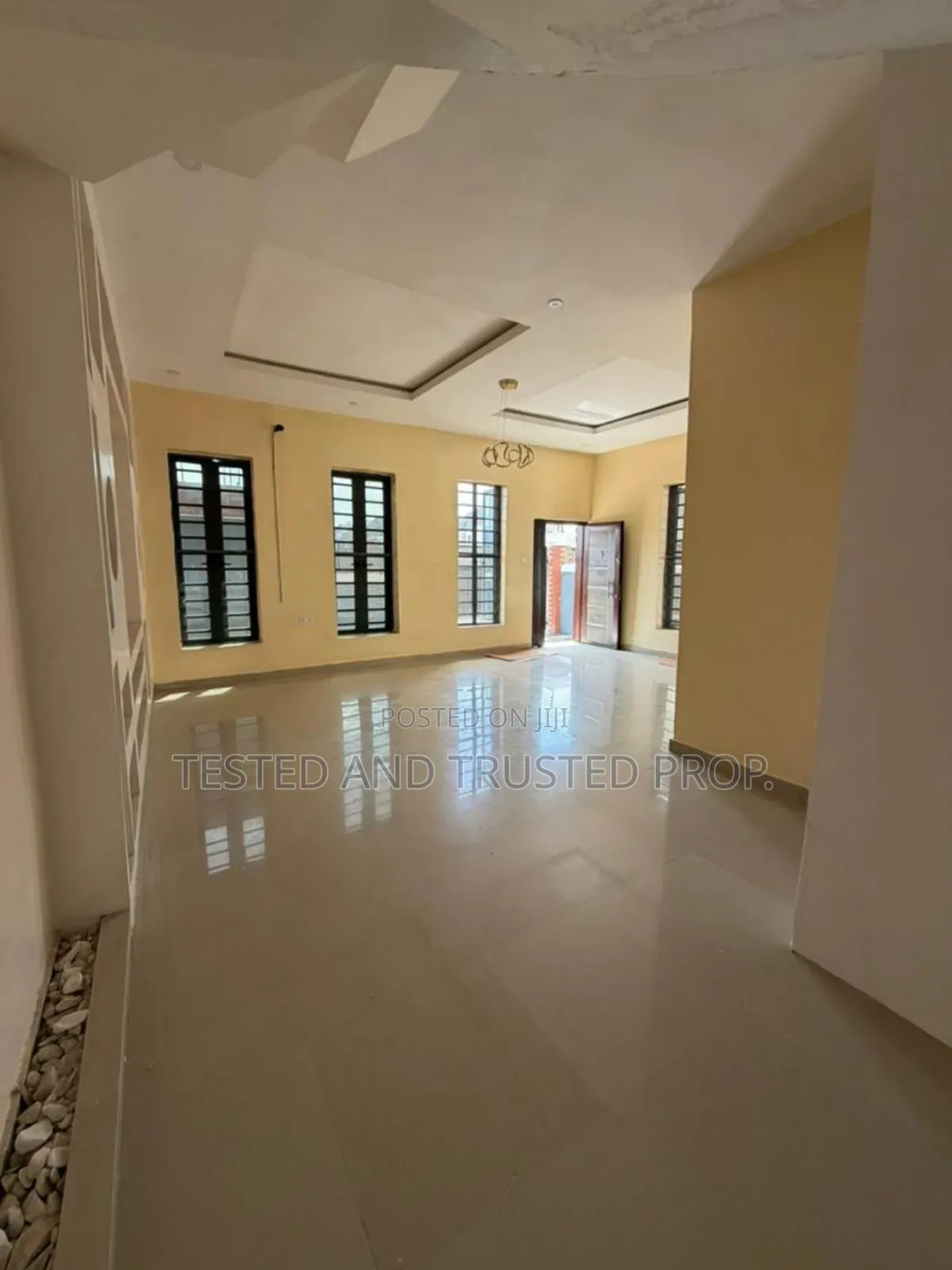 1bdrm Shared Apartment in Royal Pine 3, Chevron for rent