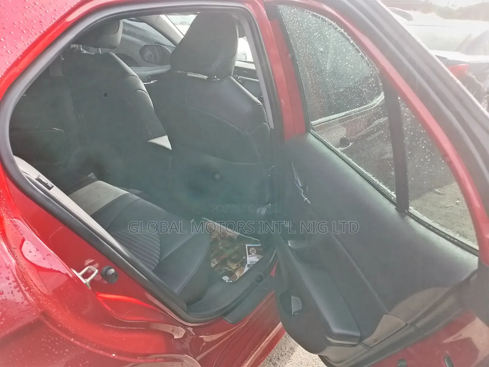Toyota Camry Se. Keyless Entry 2020