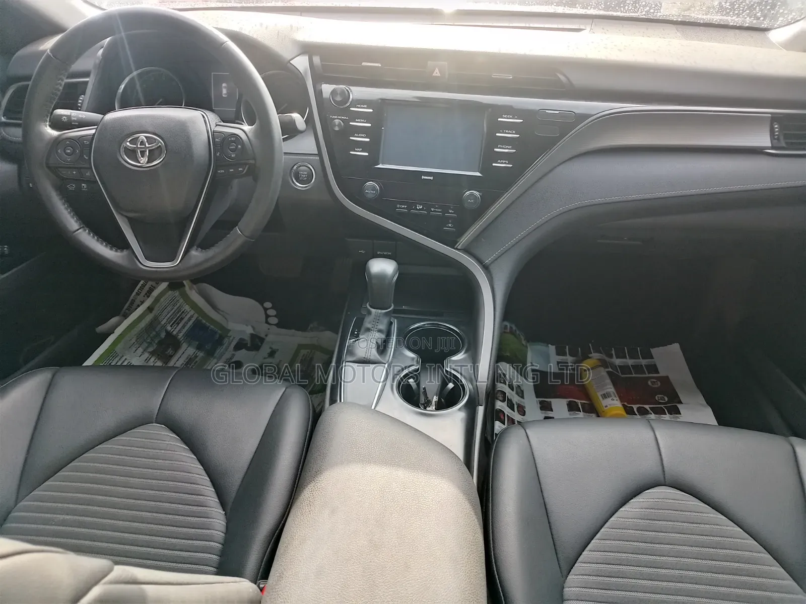 Toyota Camry Se. Keyless Entry 2020