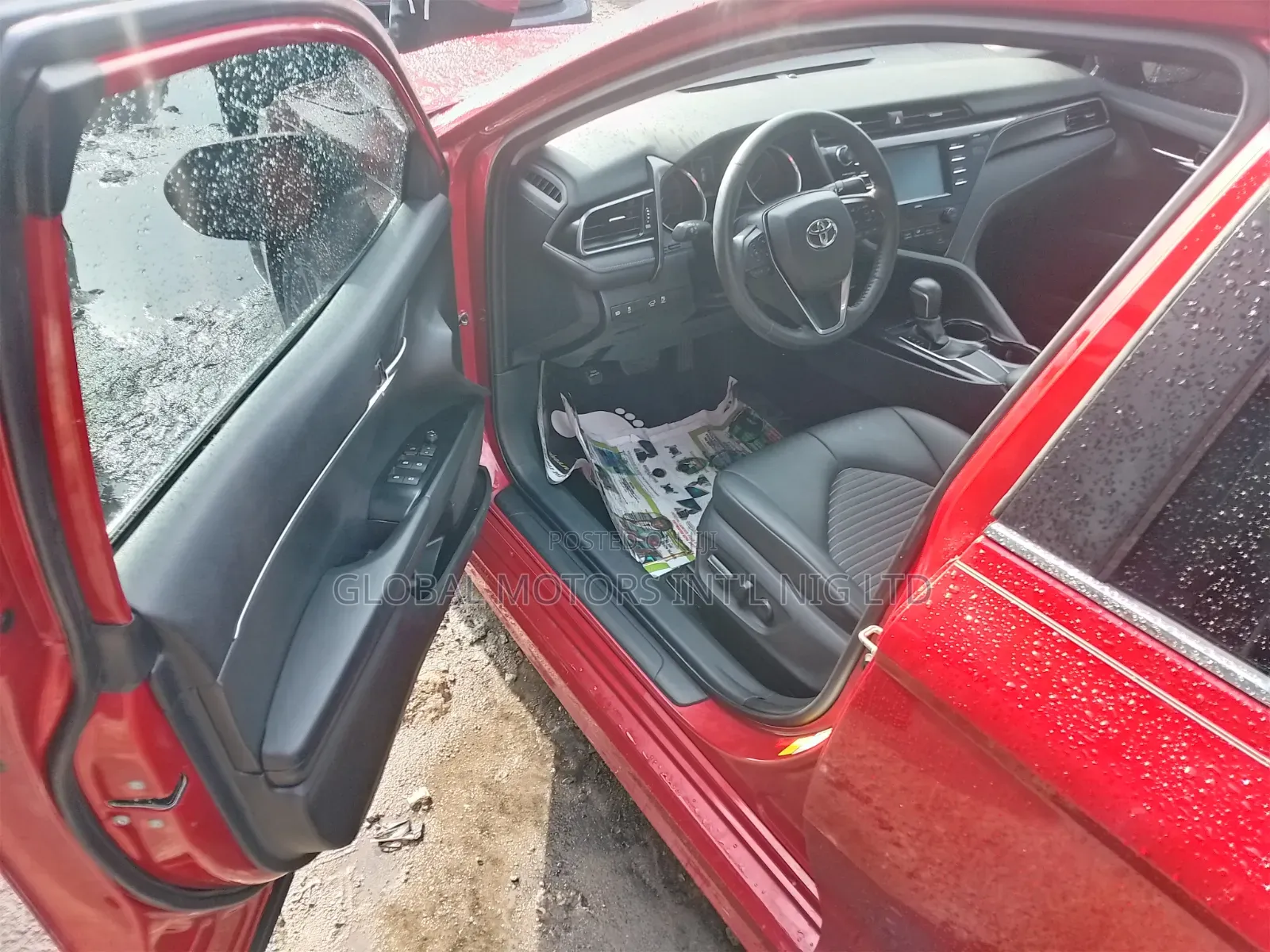 Toyota Camry Se. Keyless Entry 2020