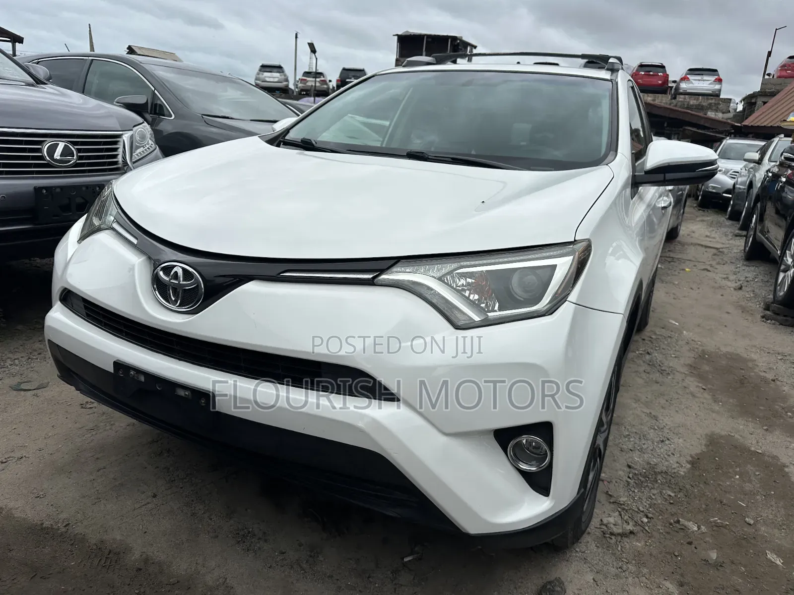Toyota RAV4 LE AWD (2.5L 4cyl 6A) 2013 White
