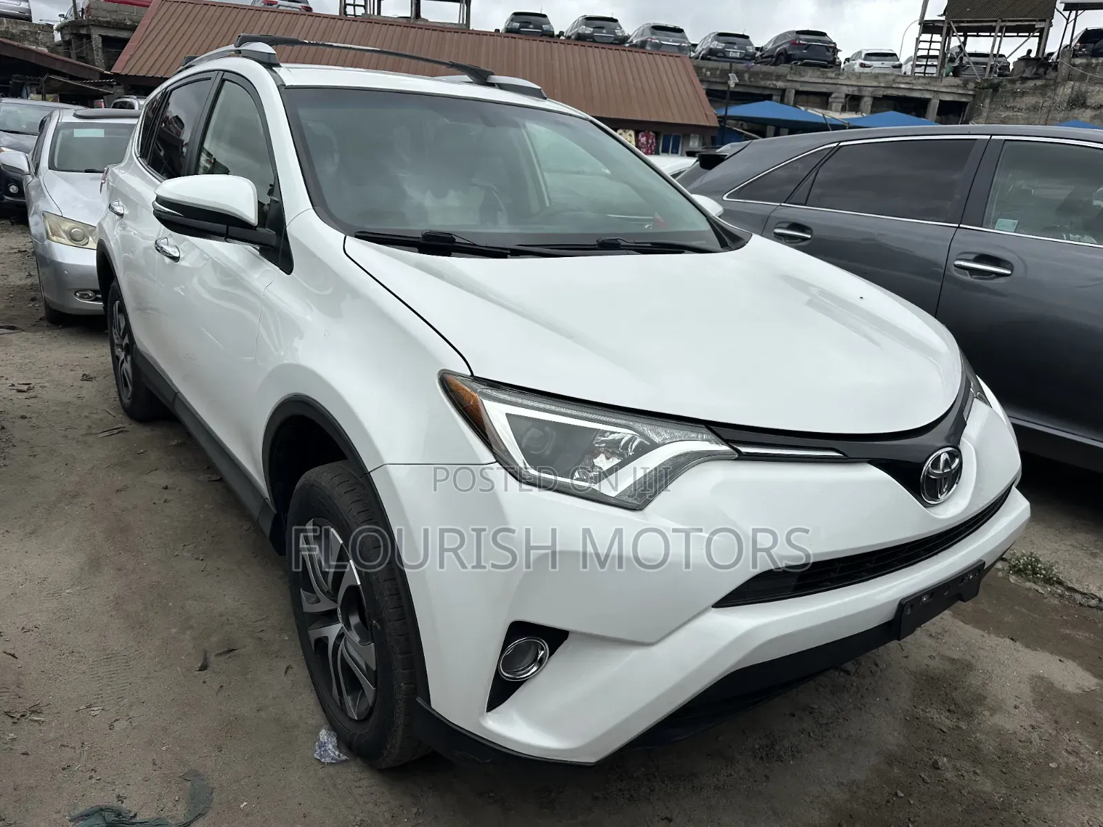 Toyota RAV4 LE AWD (2.5L 4cyl 6A) 2013 White