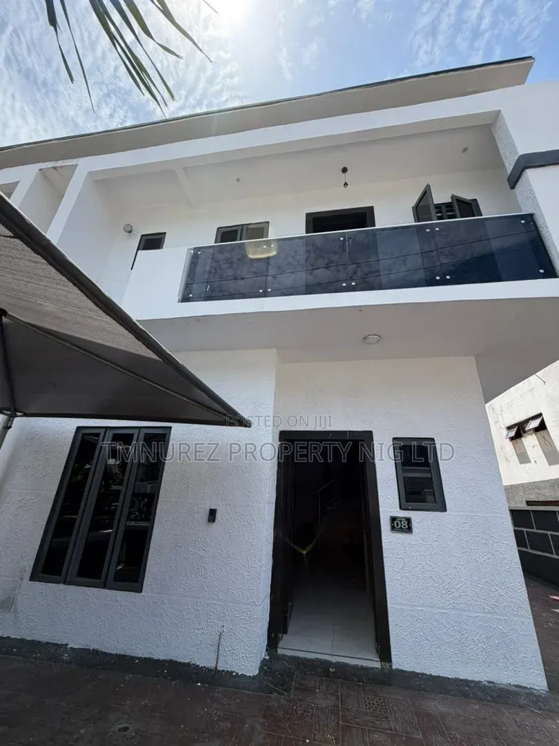 4bdrm Duplex in Chevron for rent