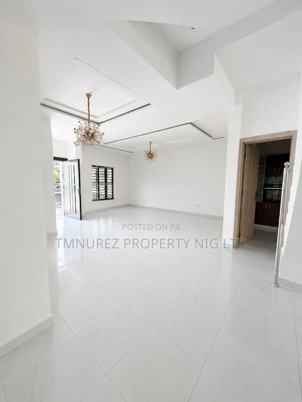 4bdrm Duplex in Chevron for rent