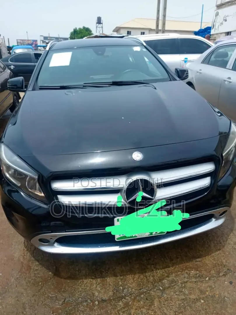 Mercedes-Benz GLA 250 2015 Black