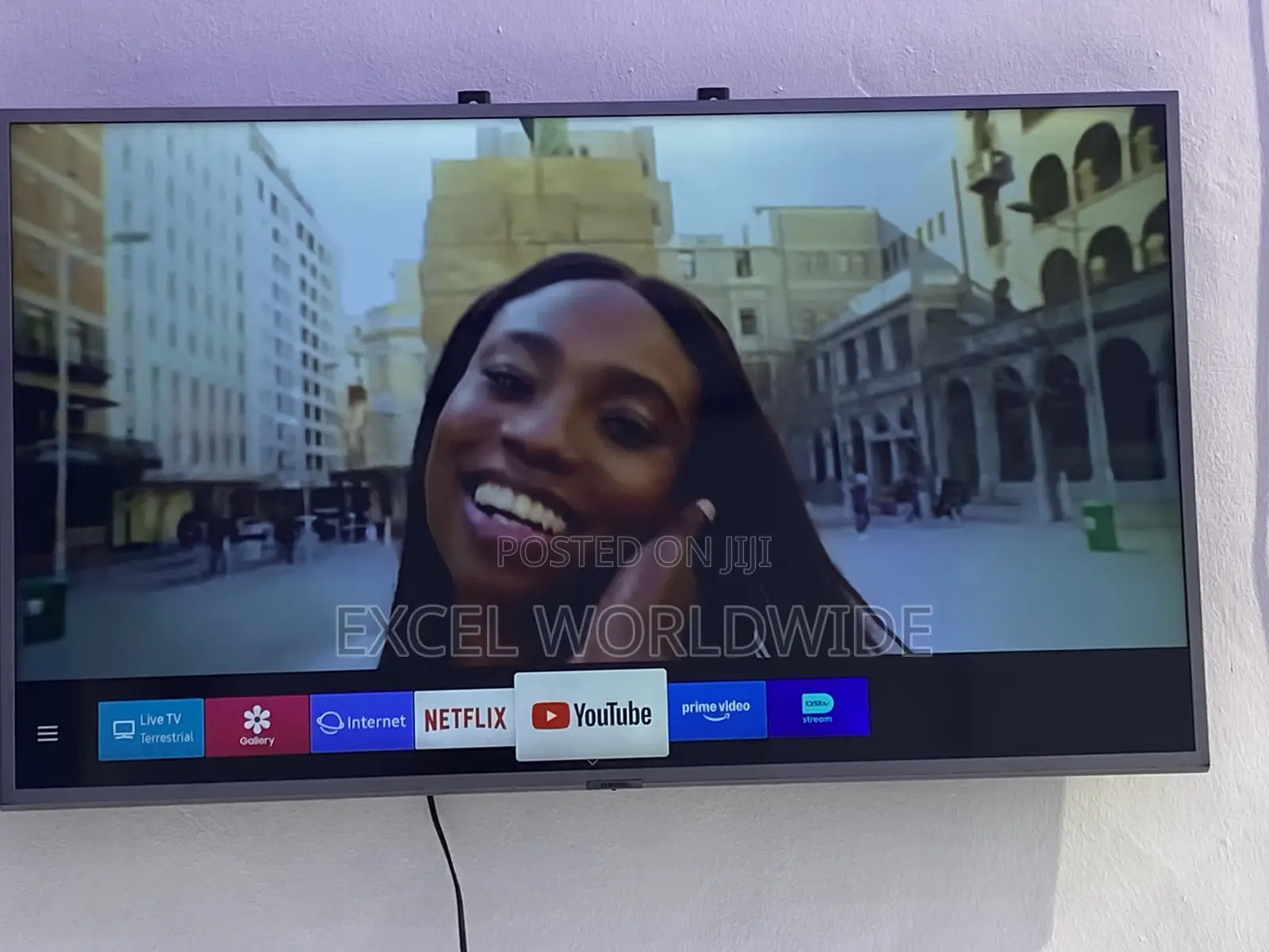 Ultra Slim 43 “ Samsung Uhd TV 43inchs