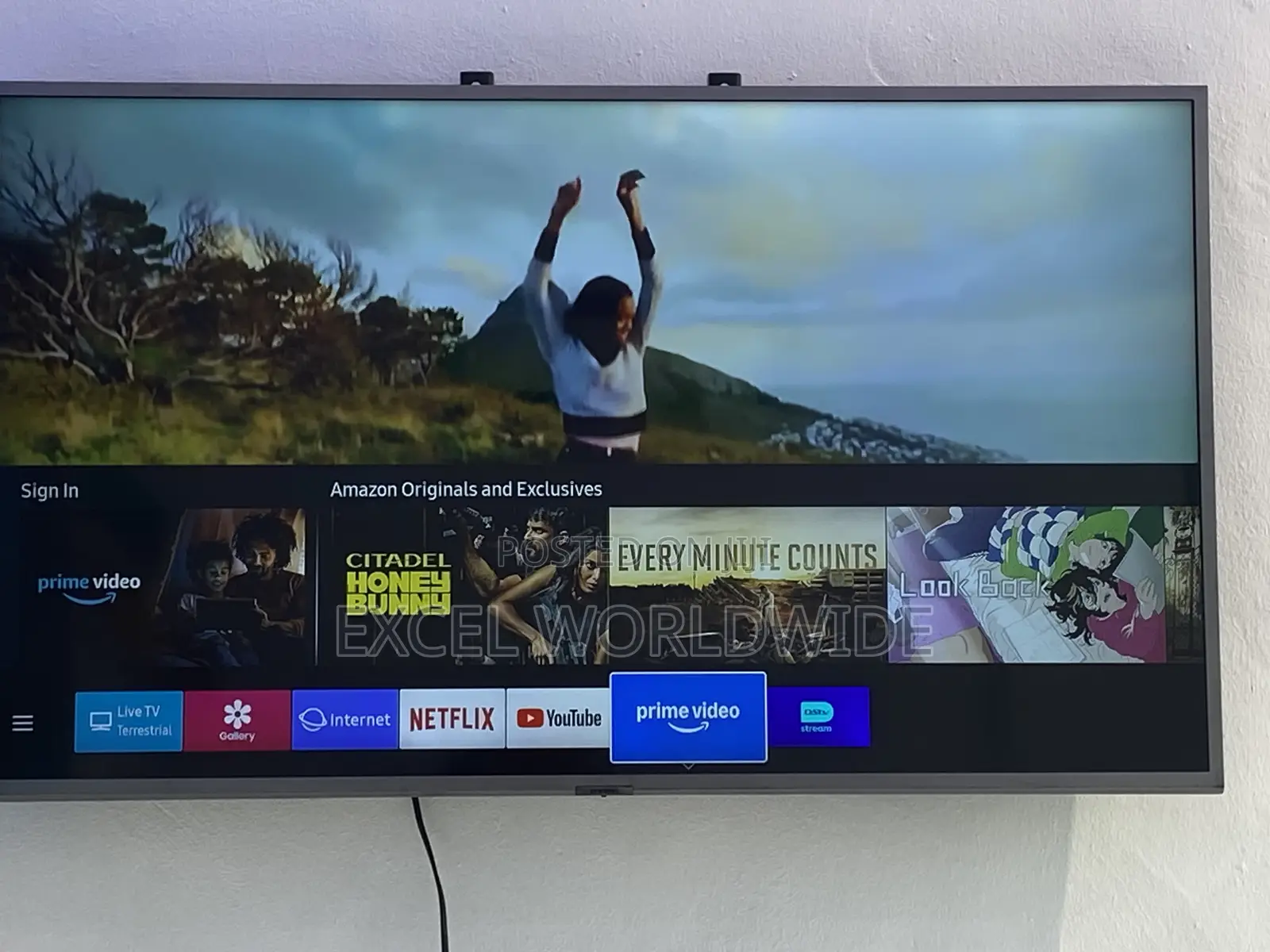 Ultra Slim 43 “ Samsung Uhd TV 43inchs