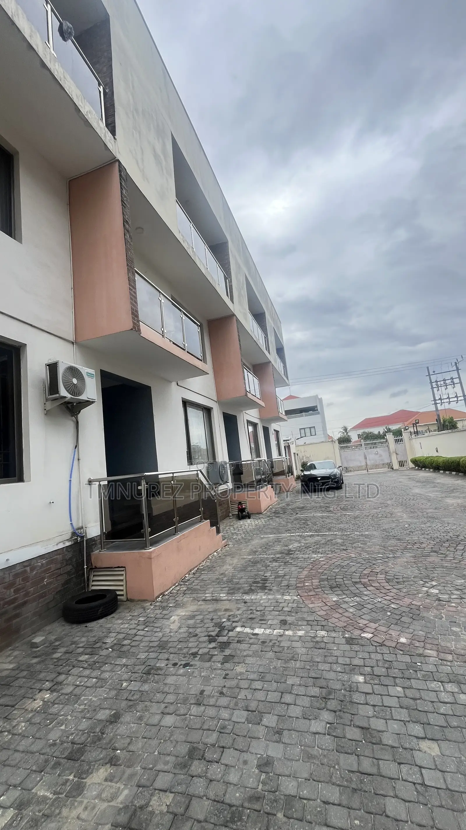 1bdrm Apartment in Ikate Inside A Mini for rent