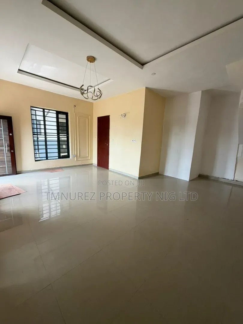 Studio Apartment in Chevron for rent