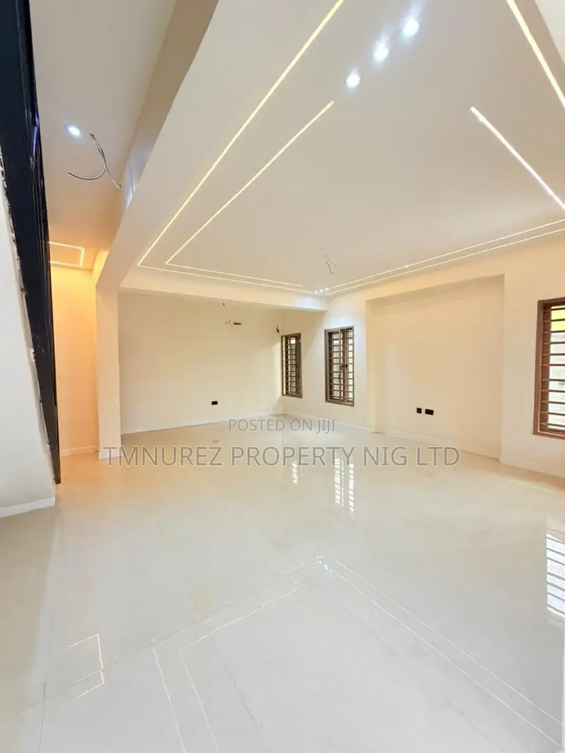 4bdrm Duplex in Off Ikeja for sale