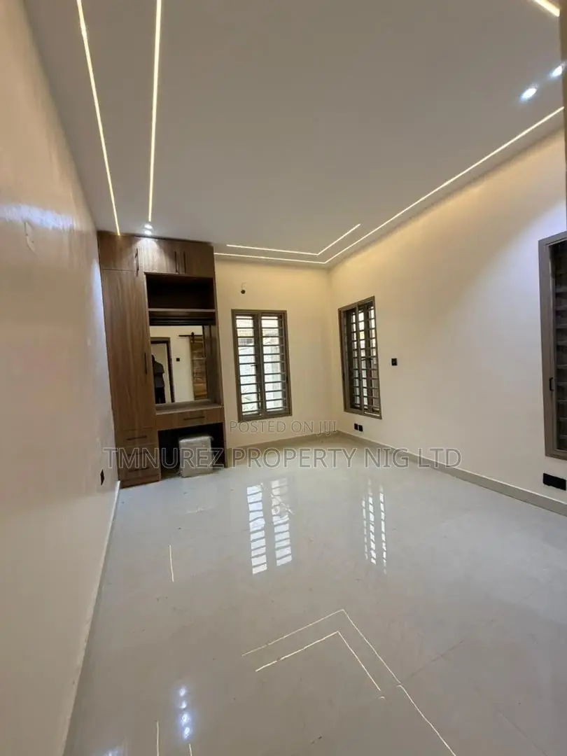 4bdrm Duplex in Off Ikeja for sale