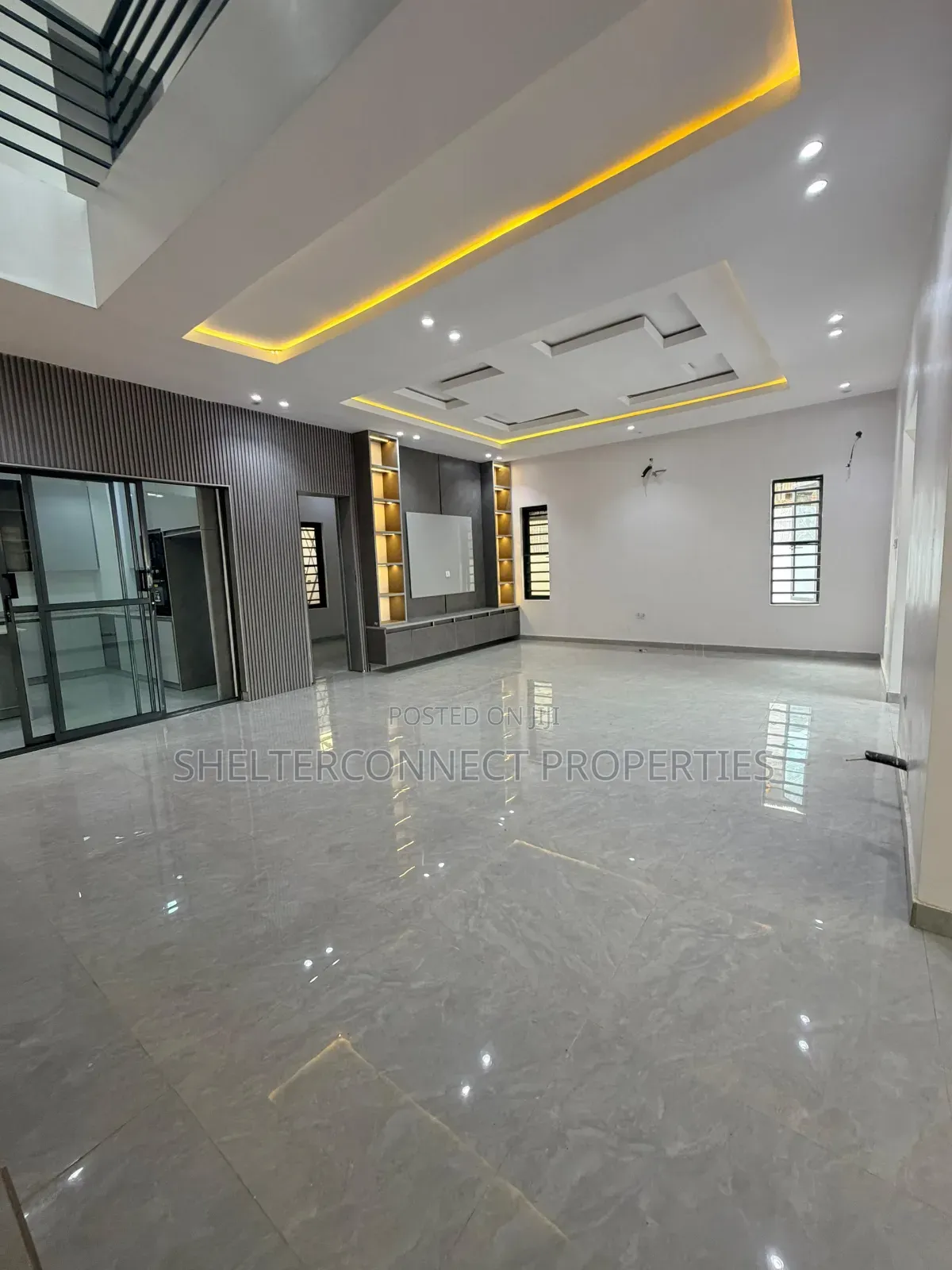 5bdrm Duplex in Ogba GRA for sale