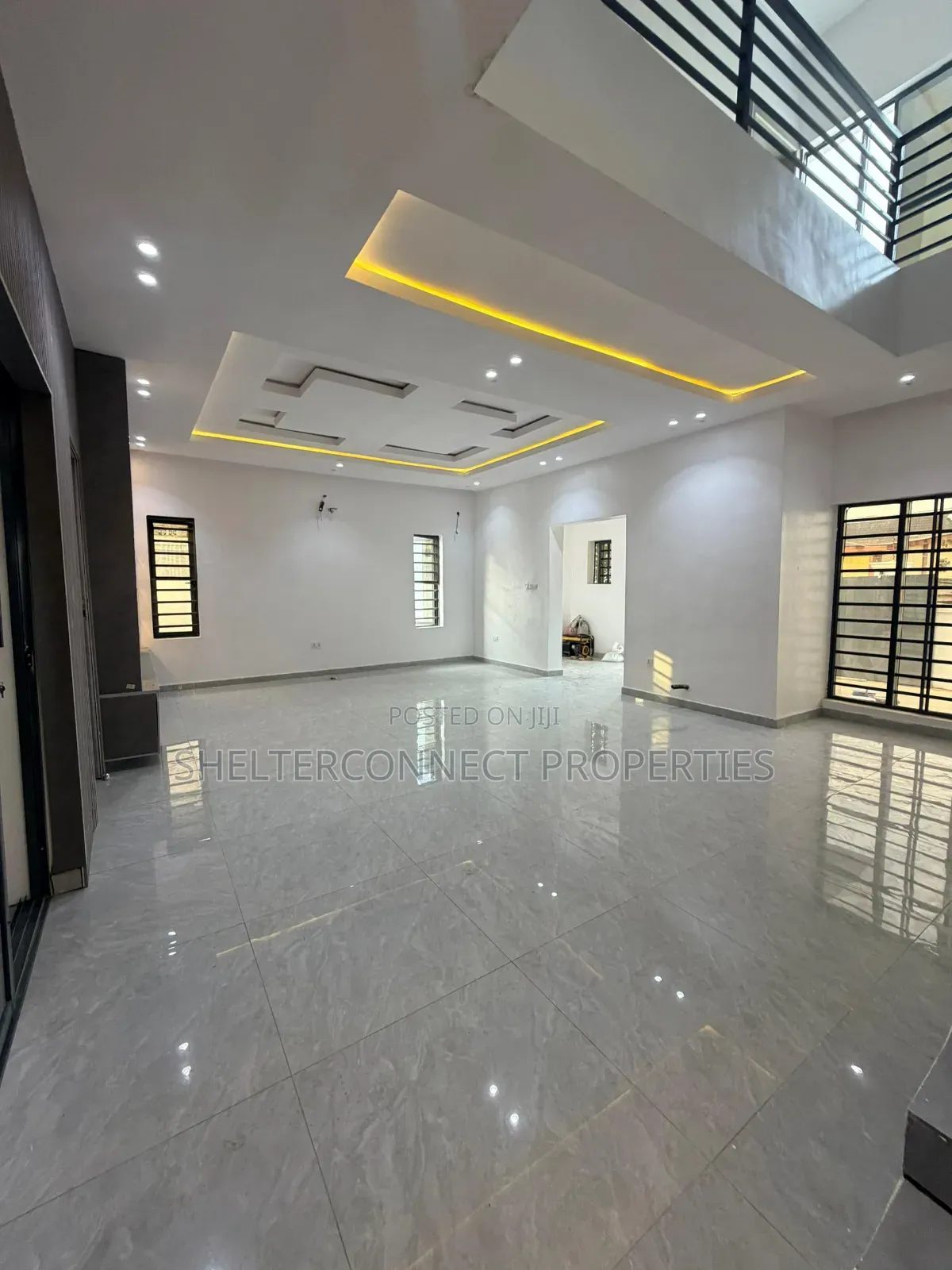 5bdrm Duplex in Ogba GRA for sale