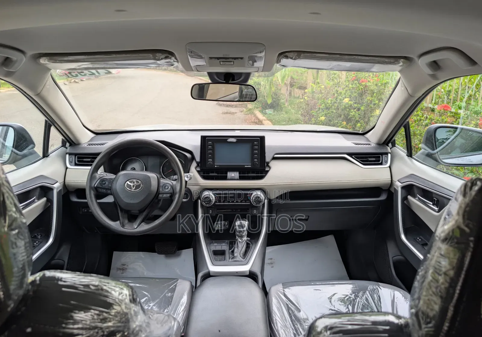 Toyota RAV4 XLE AWD 2020 Silver
