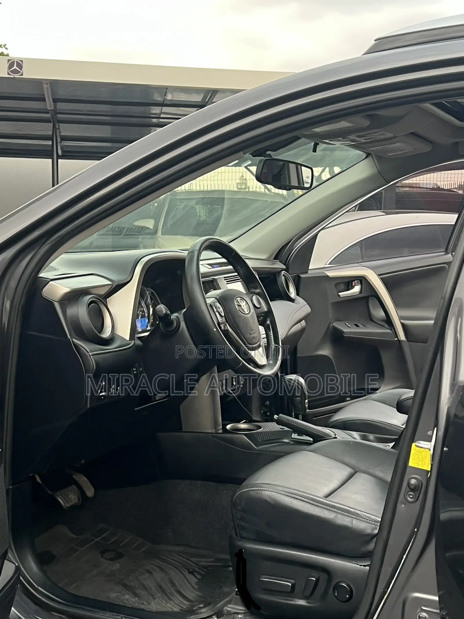 Toyota RAV4 Limited 4dr SUV AWD (2.5L 4cyl 6A) 2015 Gray