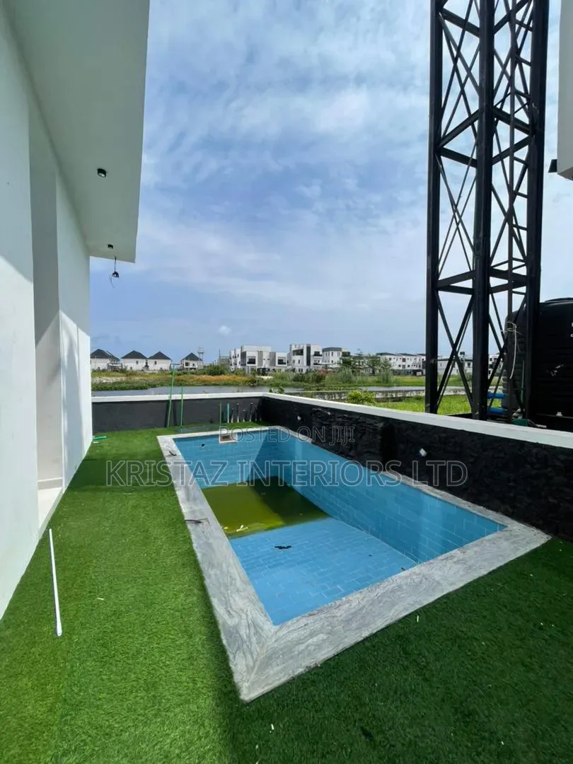 5bdrm Duplex in Ikota for sale