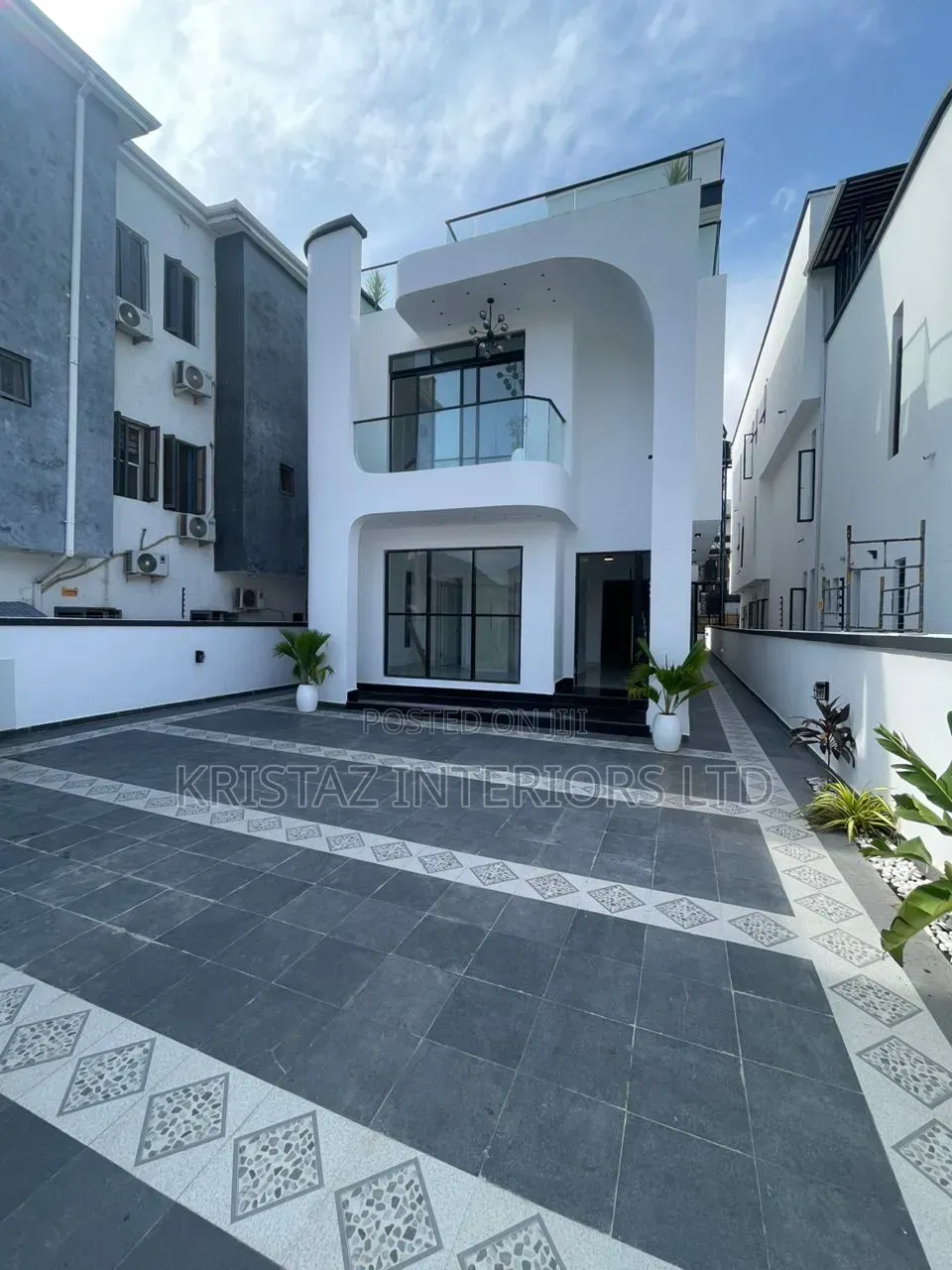 5bdrm Duplex in Ikate for sale