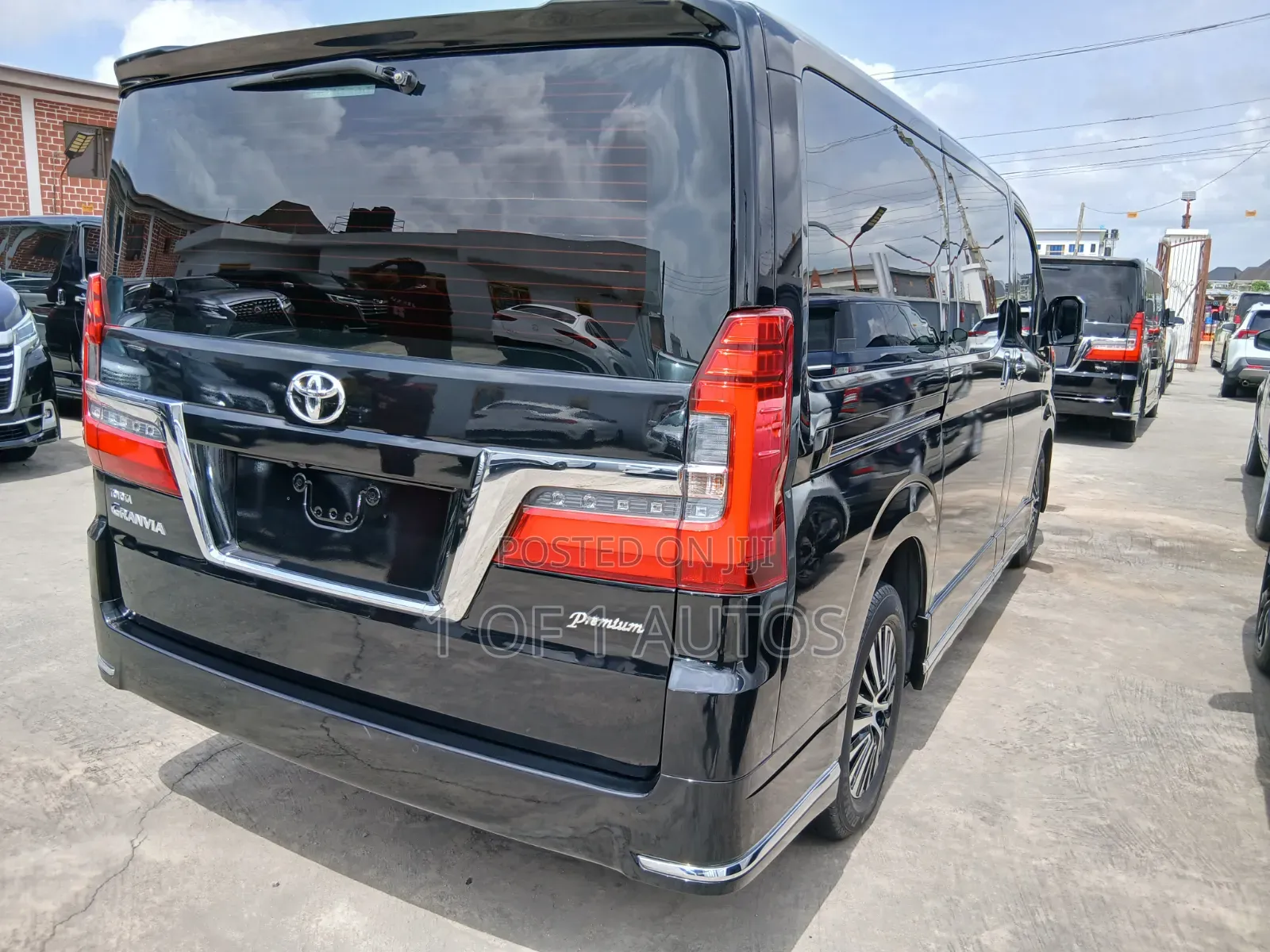 Toyota Granvia 2023 Black