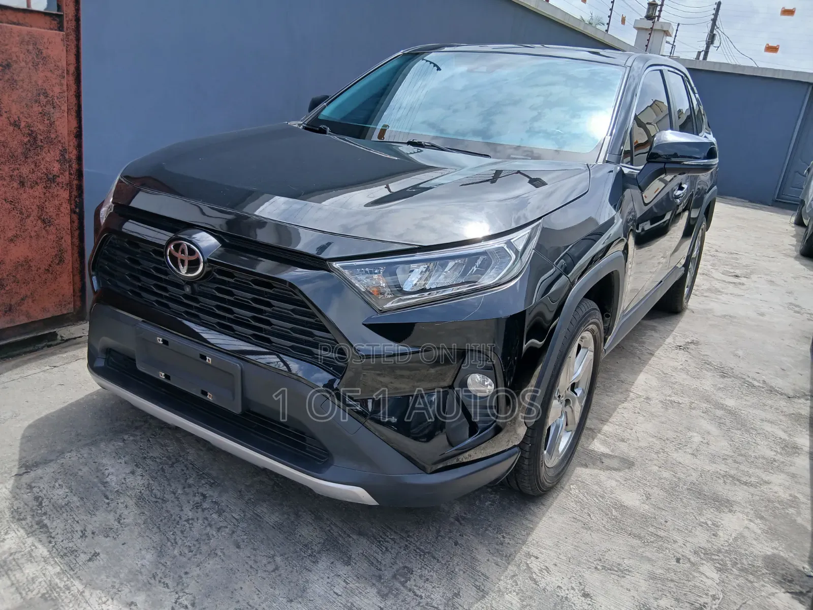 Toyota RAV4 XLE 2021 Black