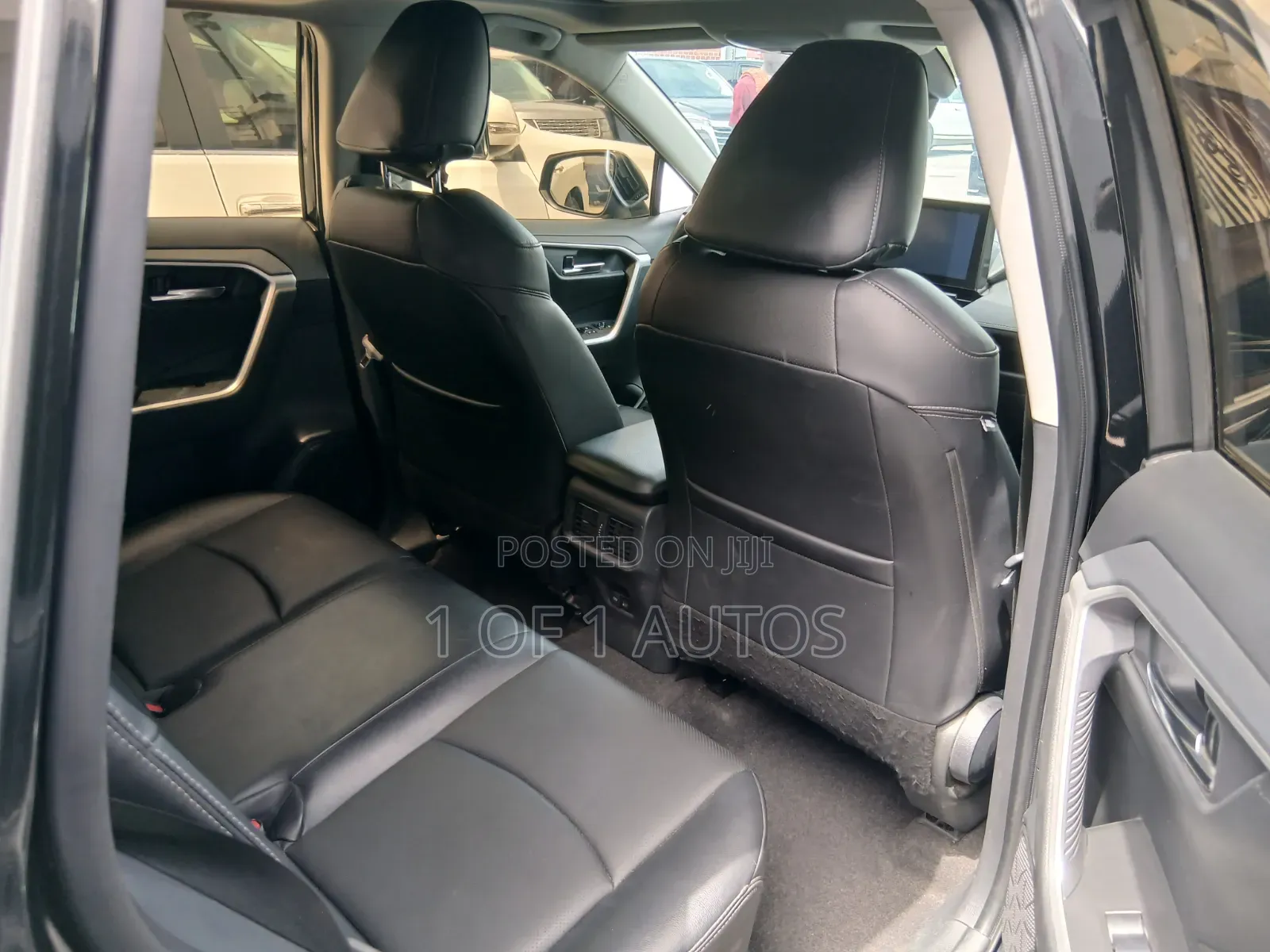 Toyota RAV4 XLE 2021 Black