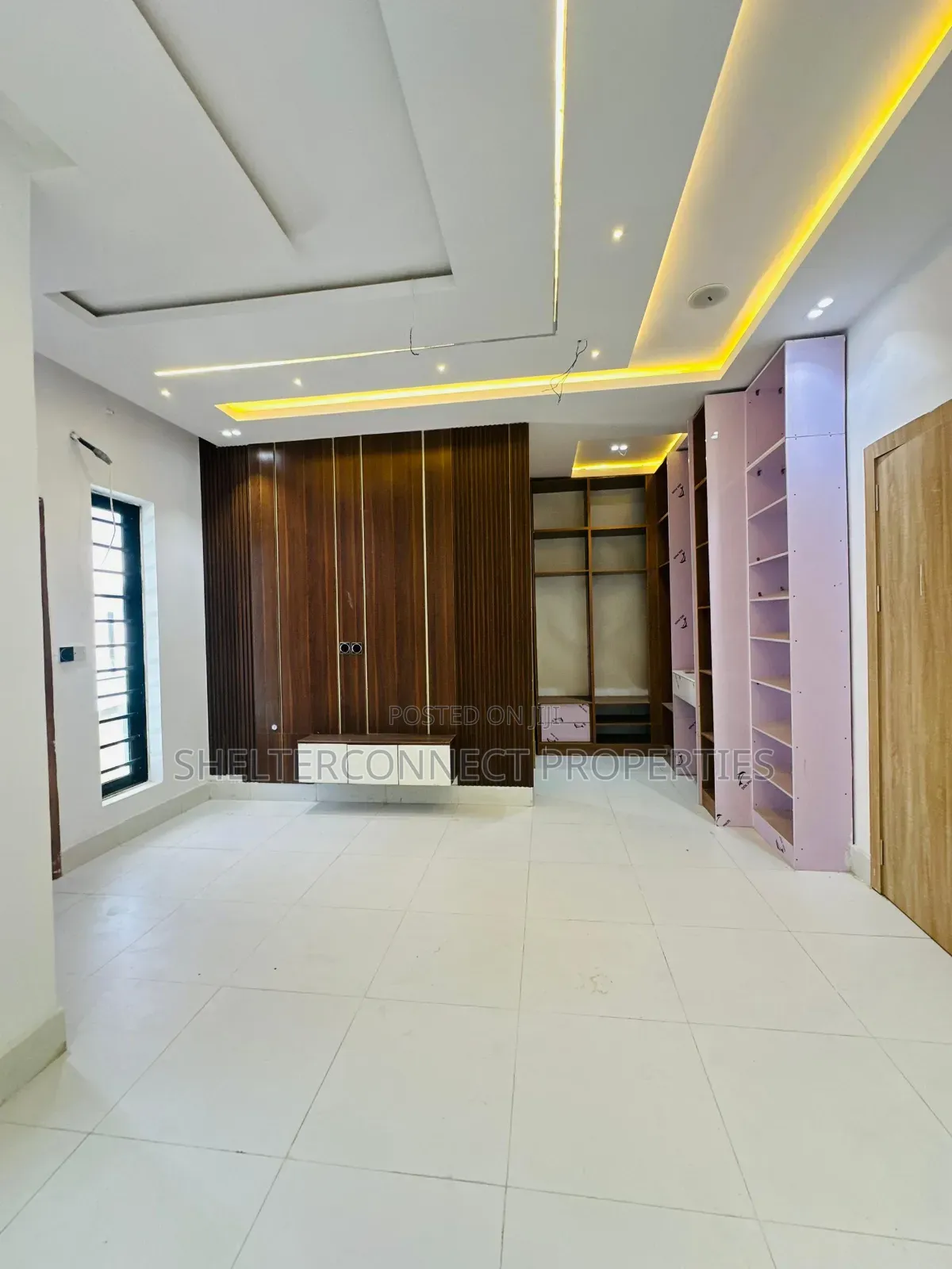 3bdrm Duplex in Thomas Estate for sale