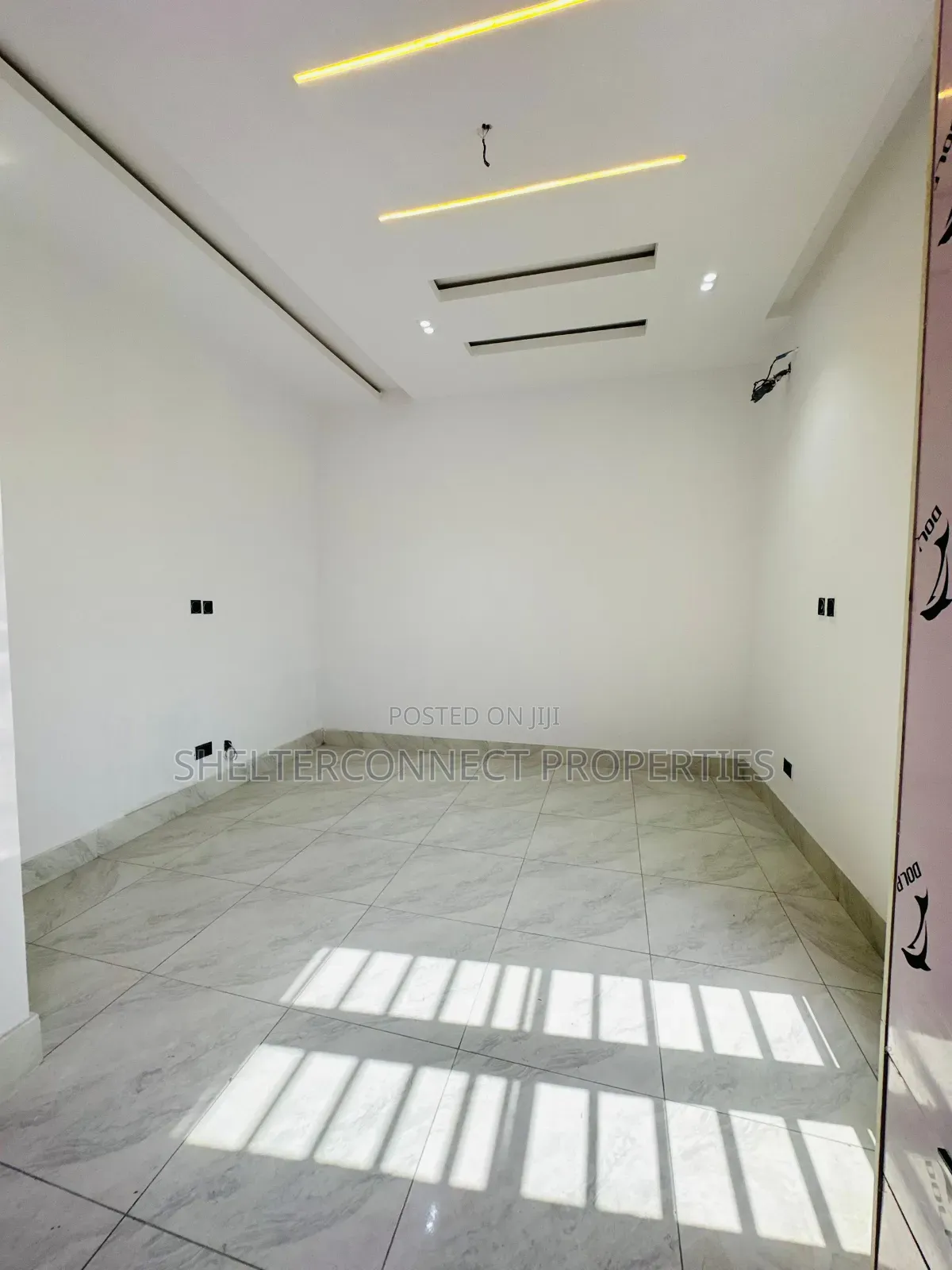 3bdrm Duplex in Thomas Estate for sale