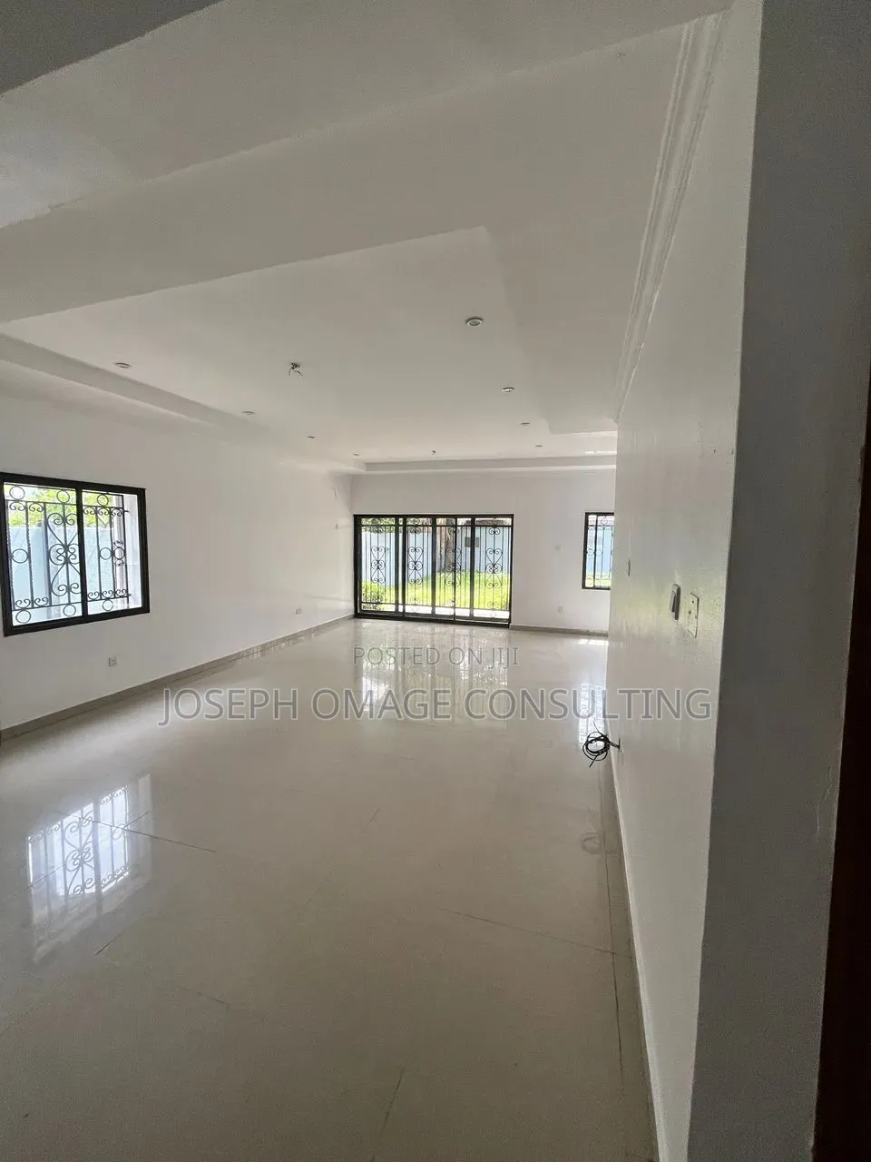 4bdrm Duplex in Vgc for sale