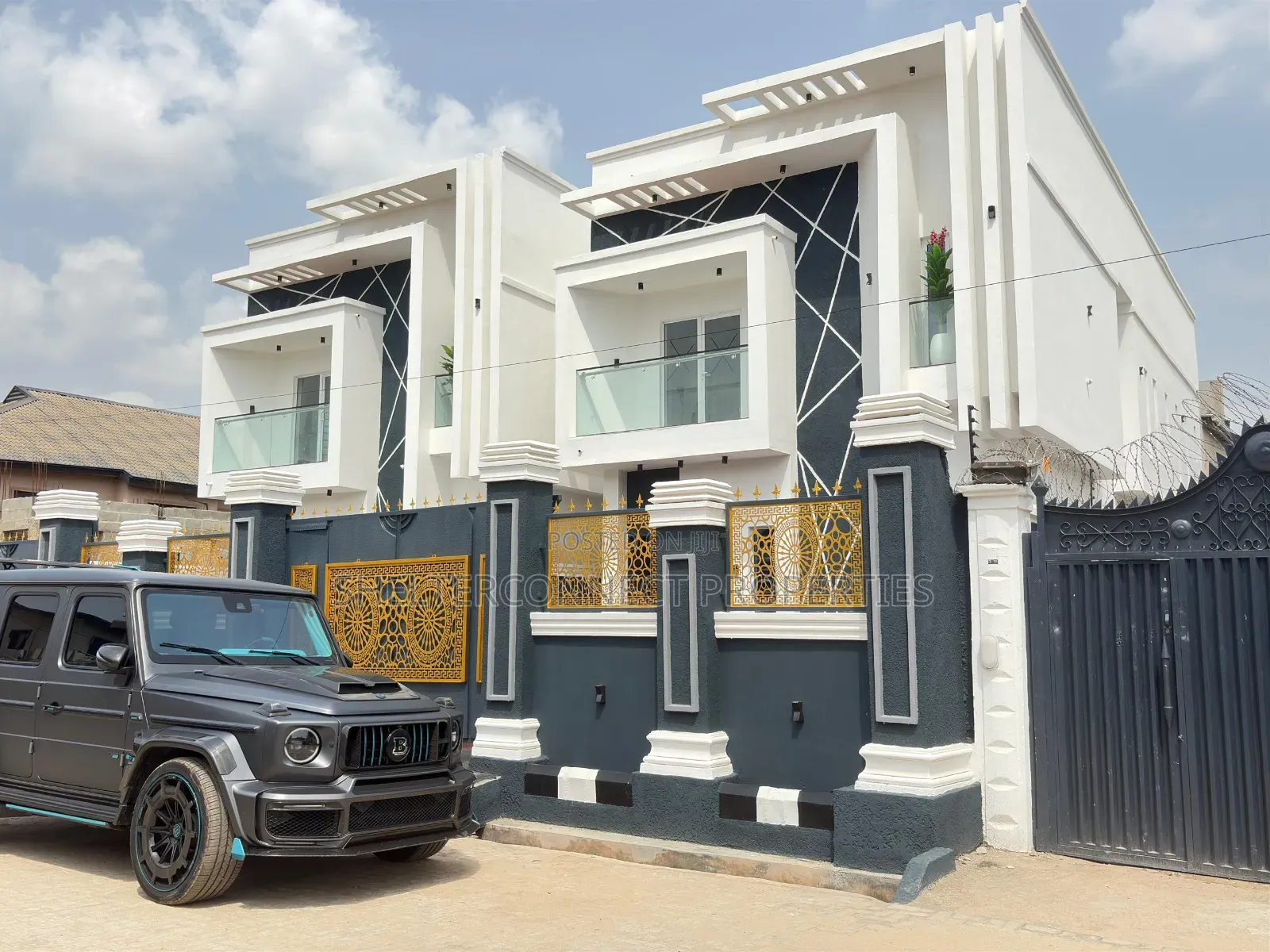 4bdrm Duplex in Agbado for sale