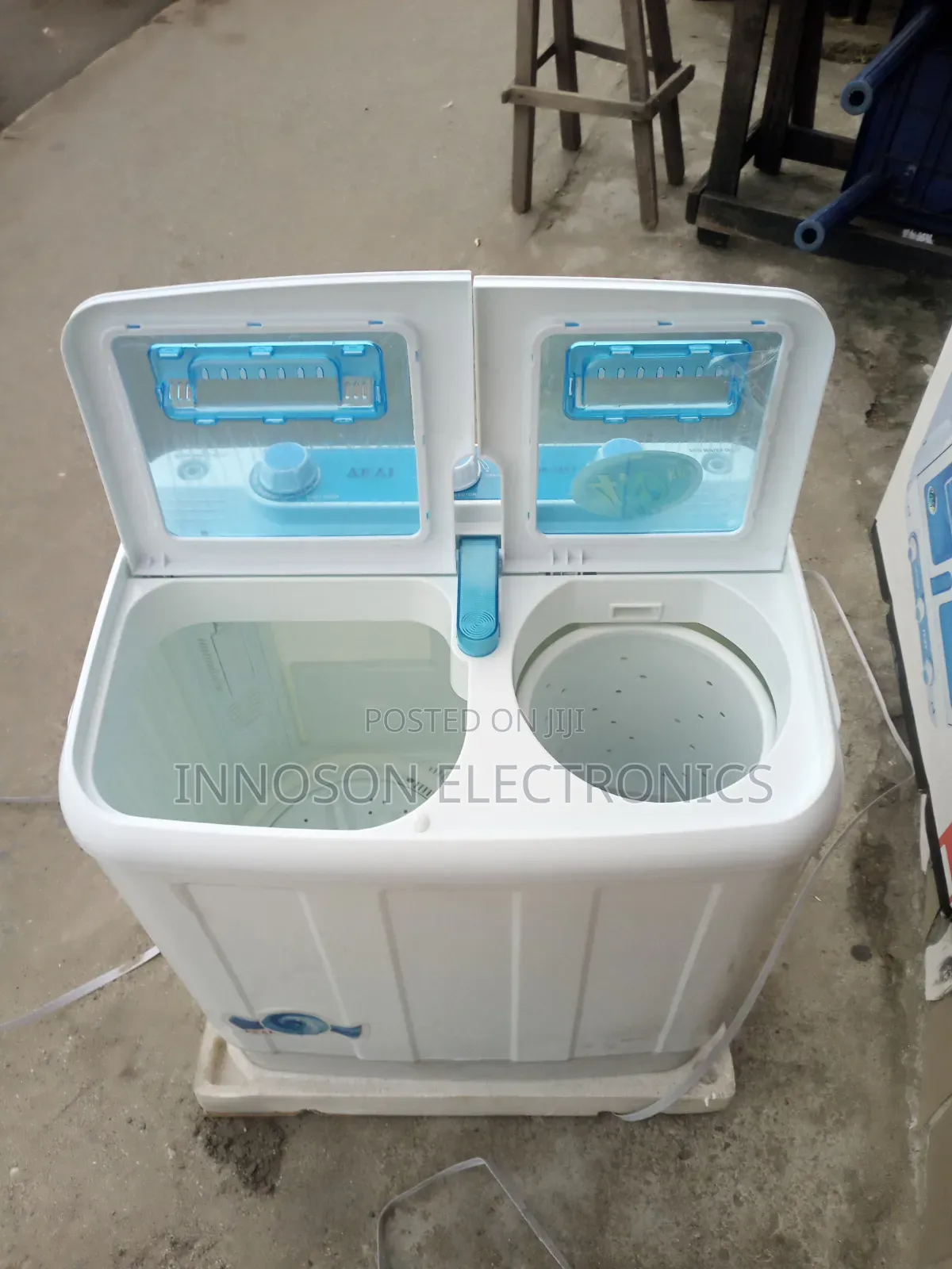 Akai 4kg Manual Washing and Spinning Machine.