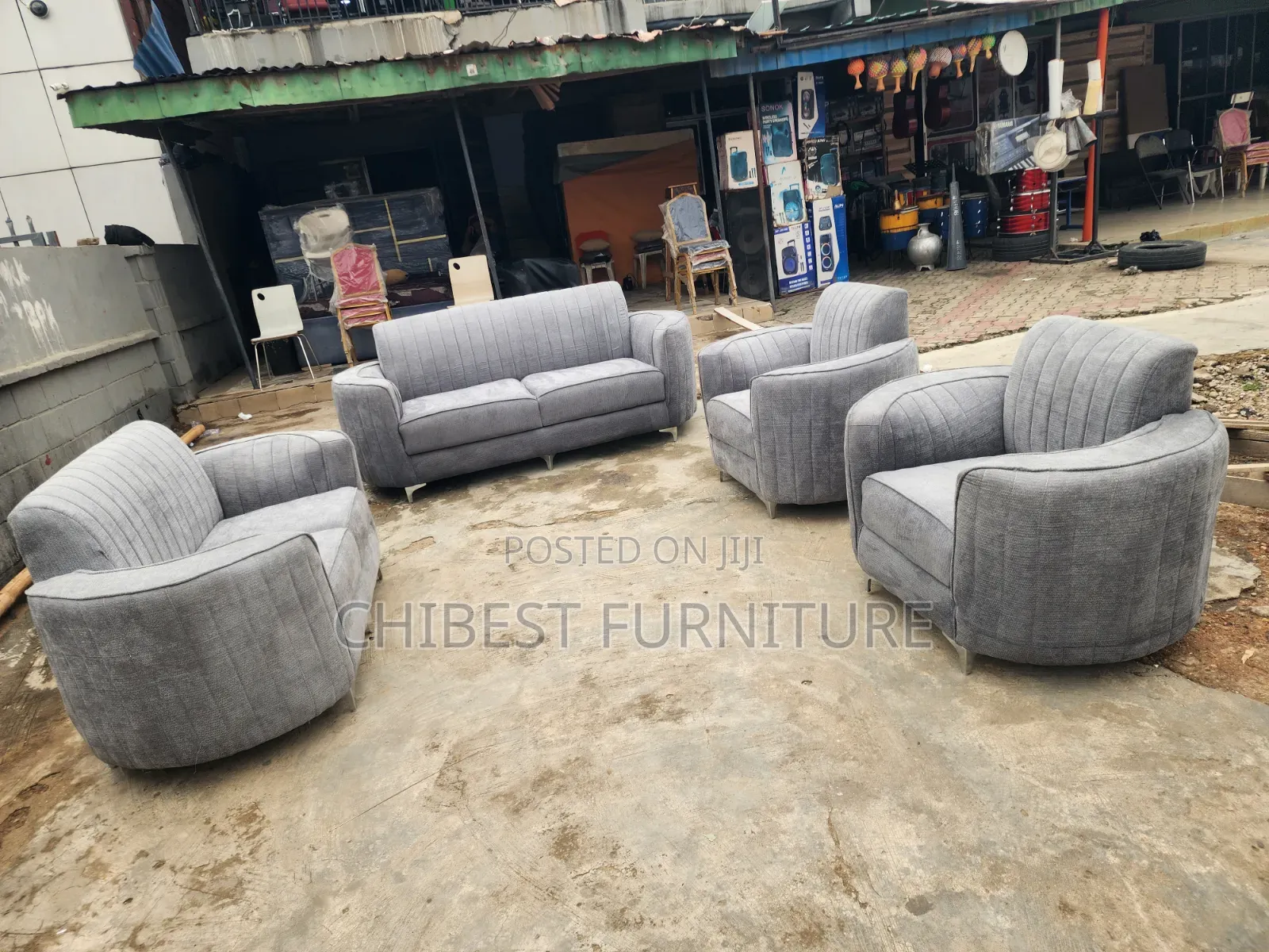 Complete Set of Grey 7 Seaters Couch.