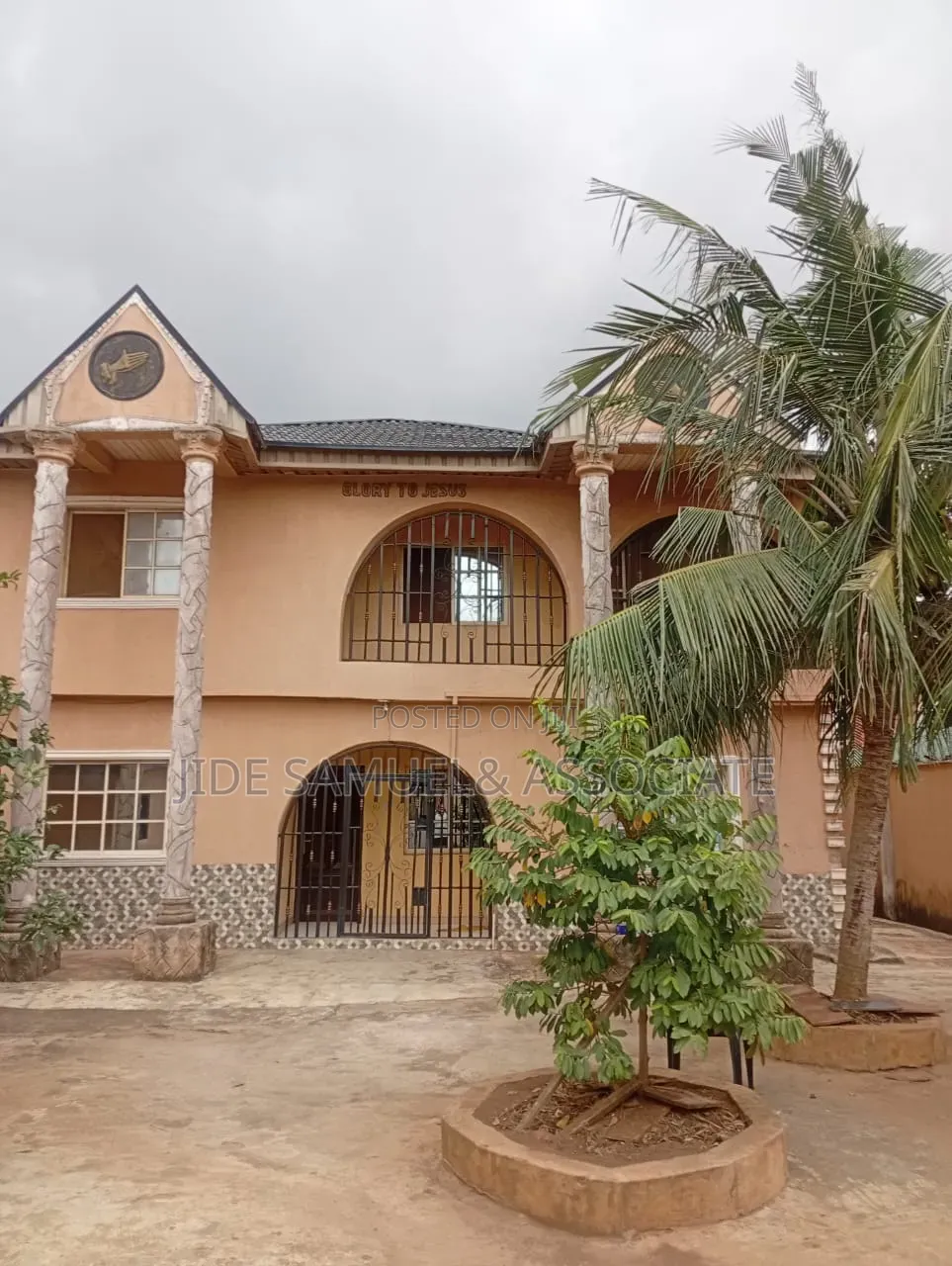 Furnished 5bdrm Duplex in Baruwa for sale