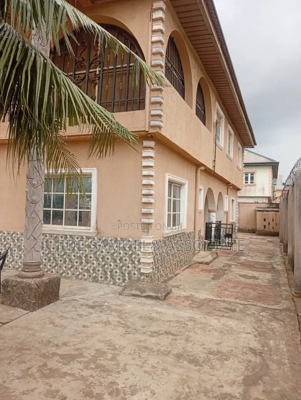 Furnished 5bdrm Duplex in Baruwa for sale