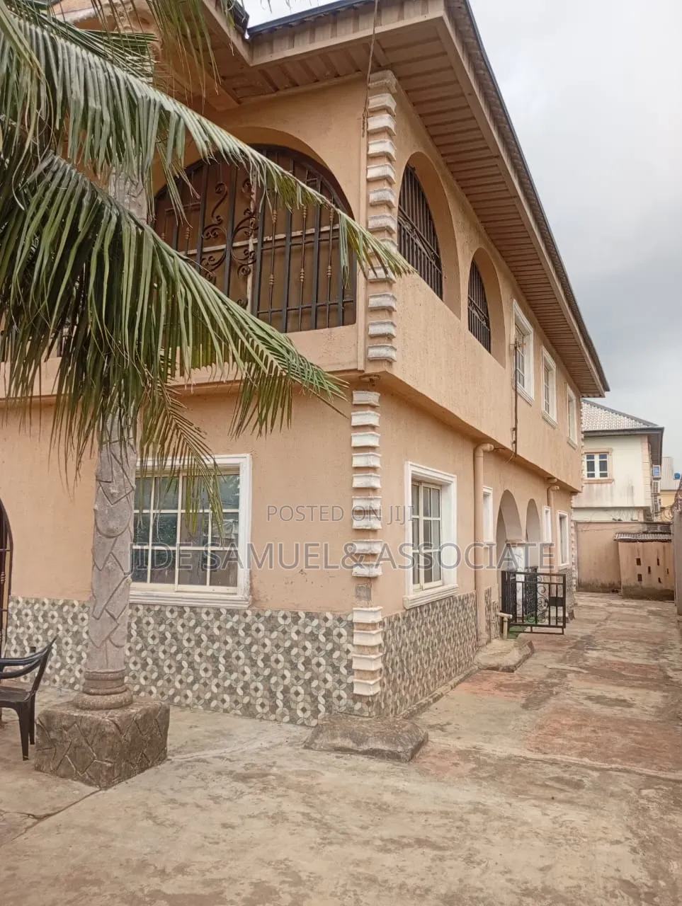 Furnished 5bdrm Duplex in Baruwa for sale