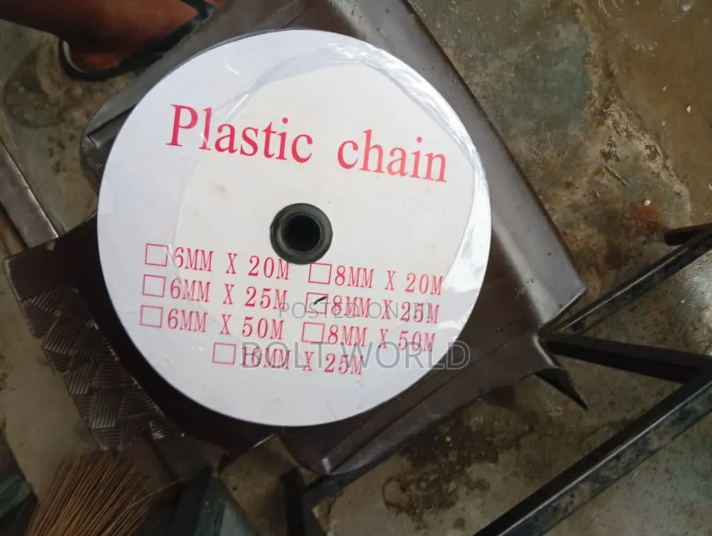 8mmx20 Meters Plastic Chain Black and Yellow