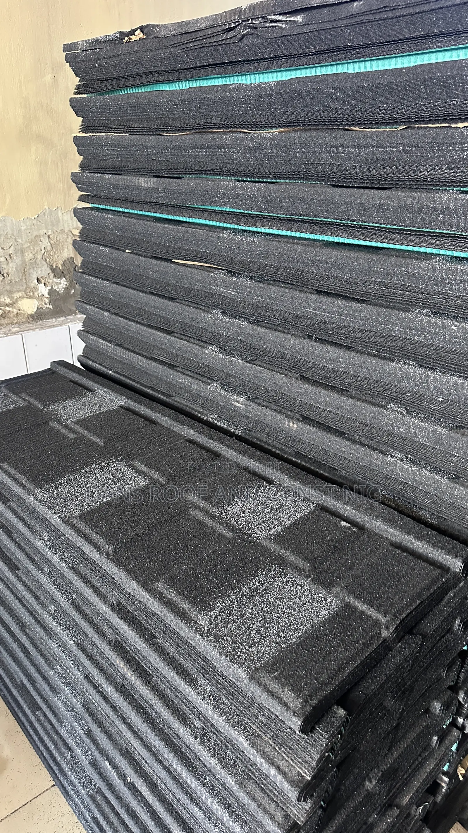 Spireo Black and White Shingle