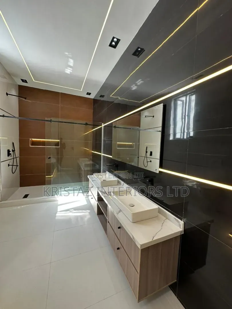 5bdrm Duplex in Osapa london for sale