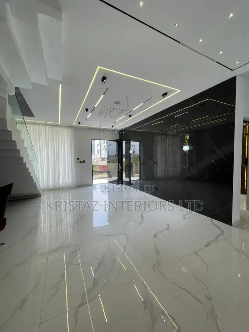 5bdrm Townhouse/Terrace in Lekki Phase 1 for sale